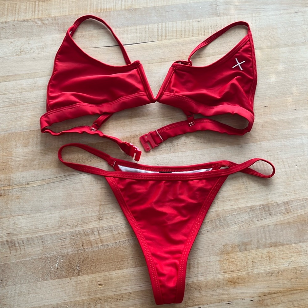 Boutine LA red bikini